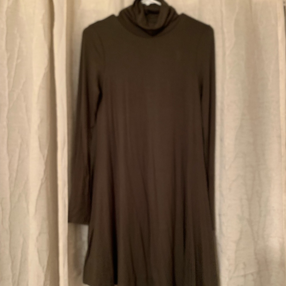 Lulu’s women’s olive green long sleeve dress